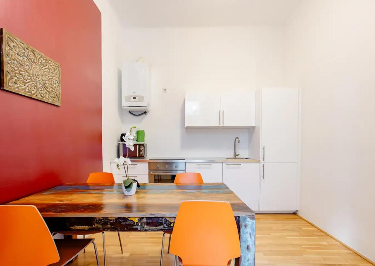 Exclusive Apartment City Center Вена Экстерьер фото
